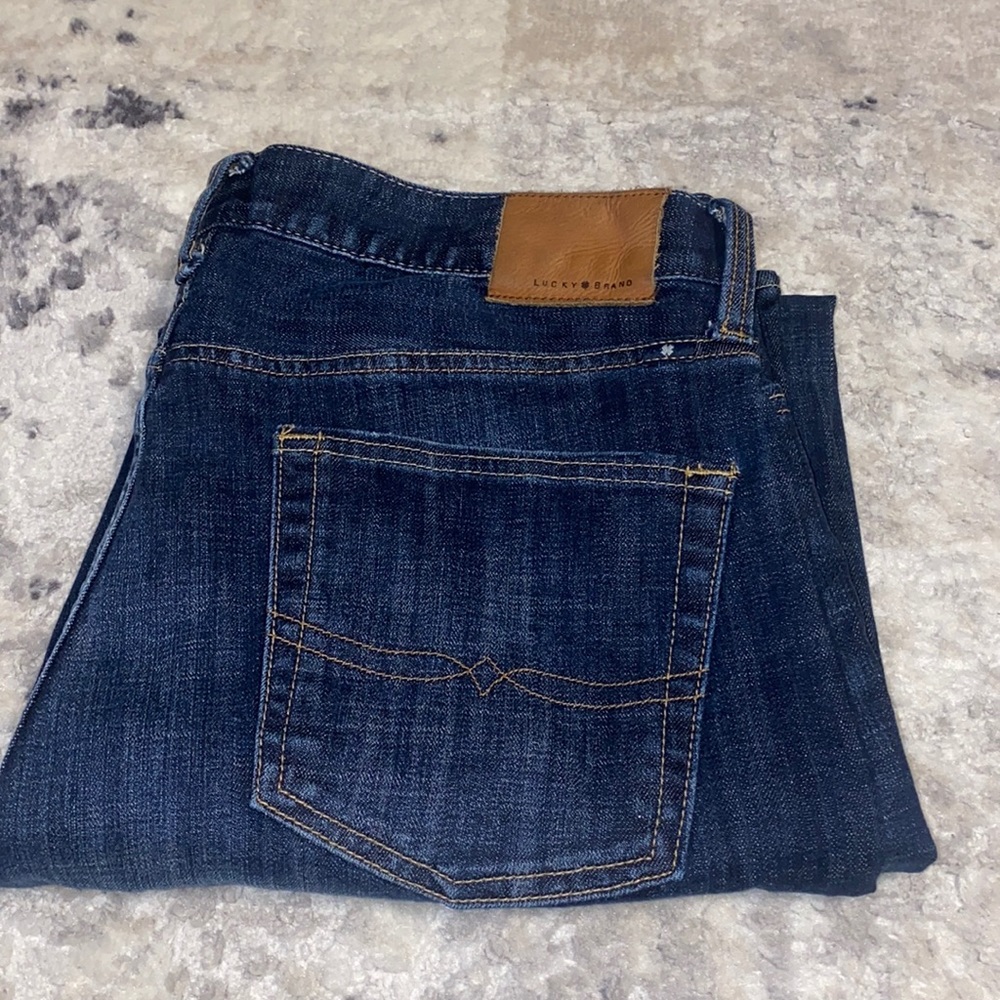 Men’s lucky brand jeans size 34w L32  (excellent condition)